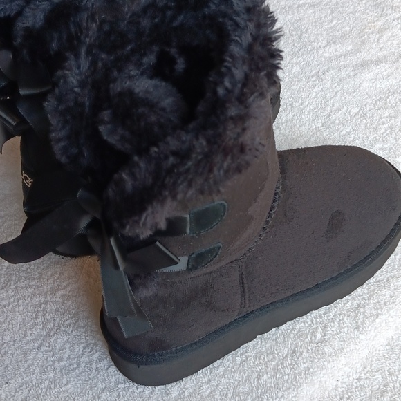 NWOT UGG Faux Fur Lined Classic Booties - Picture 8 of 16